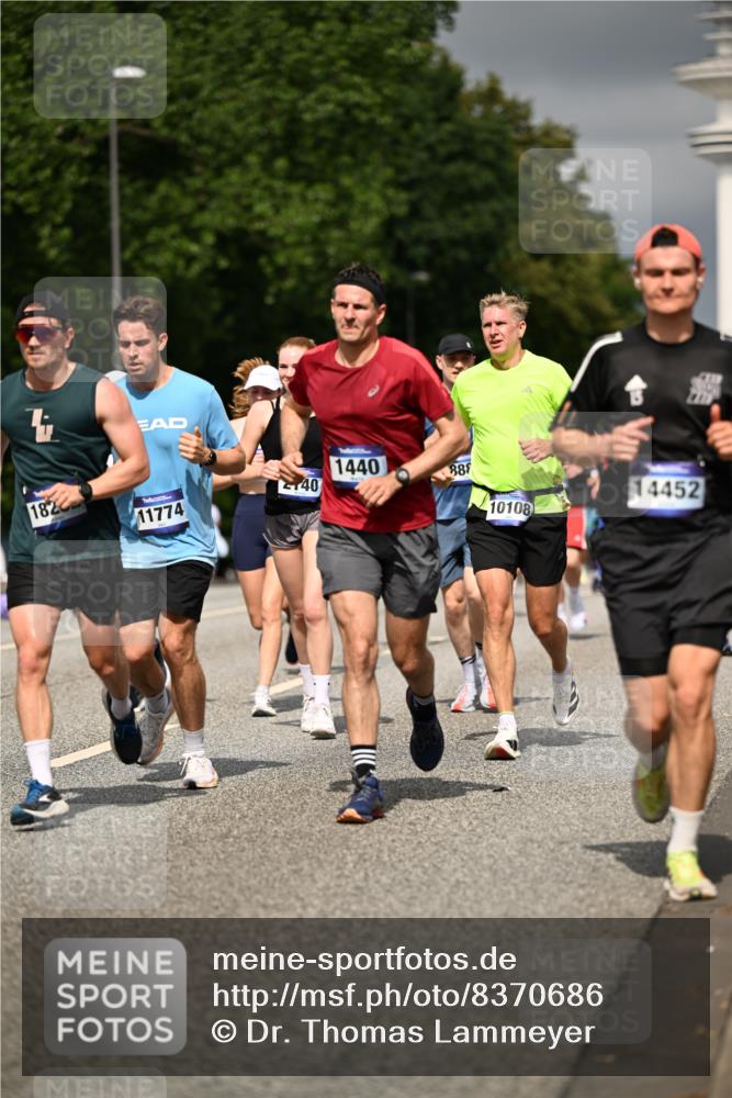29.06.2025 - hella hamburg halbmarathon Dr. Thomas Lammeyer http://msf.ph/oto/8370686 29.06.2025 10:19:43 Kennedybrücke 1440, 2076, 2140, 2494, 2720, 2989, 3167, 3417, 4007, 4466, 5423, 6376, 6576, 7897, 7941, 7942, 8885, 9192, 9307, 9556, 9657, 9847, 10108, 10608, 10963, 11303 meine-sportfotos.de