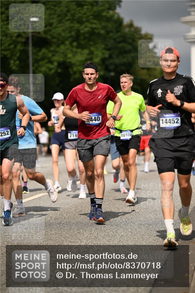 29.06.2025 - hella hamburg halbmarathon Dr. Thomas Lammeyer http://msf.ph/oto/8370718 29.06.2025 10:19:43 Kennedybrücke 1440, 2076, 2140, 2494, 2720, 2989, 3167, 3417, 4007, 4466, 5423, 6376, 6576, 7897, 7941, 7942, 8885, 9192, 9307, 9556, 9657, 9847, 10108, 10608, 10963, 11303 meine-sportfotos.de