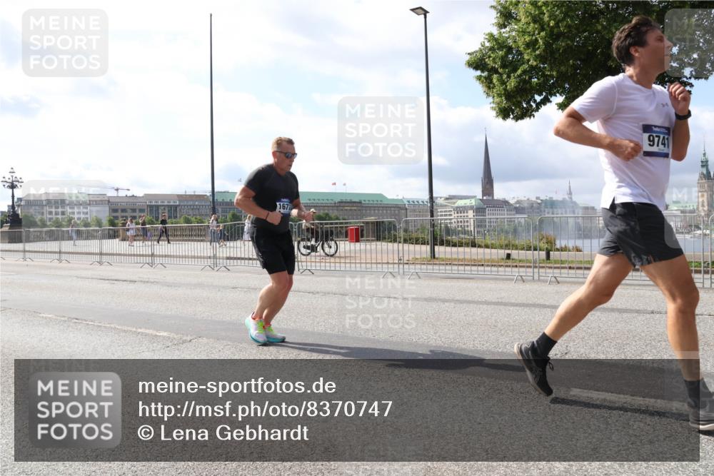 29.06.2025 - hella hamburg halbmarathon Lena Gebhardt http://msf.ph/oto/8370747 29.06.2025 10:02:08 Lombardsbrücke 1677, 9741, 1128, 1184, 1254, 1364, 1432, 1453, 1464, 1653, 1729, 1881, 1940, 2142, 2322, 2323, 2806, 2957, 3039, 3169, 4286, 4328, 4985, 5602, 5603, 5742, 5763, 6166, 6295, 6322, 6327, 6438, 6595, 6708, 7031, 7189, 7223, 7243, 7323, 8578, 9020, 9021, 9156, 9230, 9353, 9741, 9928, 10177, 10866, 10882, 11191, 11554, 11871, 11938, 12315, 12316, 12491, 14471, 14660, 14677, 16420 meine-sportfotos.de