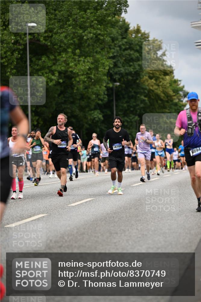 29.06.2025 - hella hamburg halbmarathon Dr. Thomas Lammeyer http://msf.ph/oto/8370749 29.06.2025 10:42:02 Kennedybrücke 1337, 1475, 1799, 1985, 2016, 2031, 2853, 3286, 3880, 4762, 5139, 5522, 5523, 6697, 6955, 7124, 7321, 7629, 8499, 8811, 8843, 8985, 9288, 9391, 9524, 9894, 10025, 10159, 10506, 10836, 11087 meine-sportfotos.de
