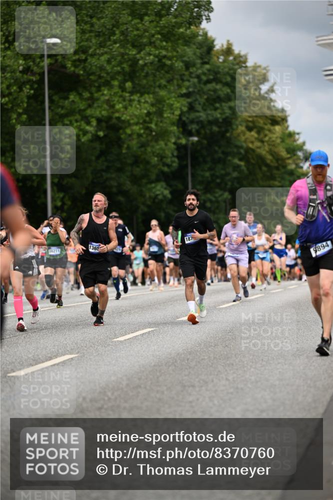29.06.2025 - hella hamburg halbmarathon Dr. Thomas Lammeyer http://msf.ph/oto/8370760 29.06.2025 10:42:02 Kennedybrücke 1337, 1475, 1799, 1985, 2016, 2031, 2853, 3286, 3880, 4762, 5139, 5522, 5523, 6697, 6955, 7124, 7321, 7629, 8499, 8811, 8843, 8985, 9288, 9391, 9524, 9894, 10025, 10159, 10506, 10836, 11087 meine-sportfotos.de