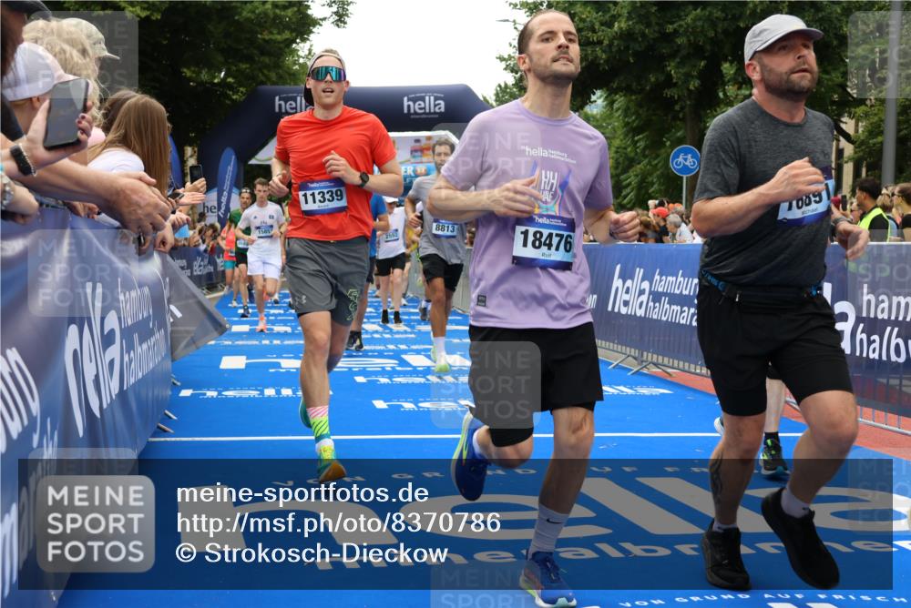 29.06.2025 - hella hamburg halbmarathon Strokosch-Dieckow http://msf.ph/oto/8370786 29.06.2025 10:49:28 Ziel 1342, 1476, 2516, 2592, 2596, 2878, 2889, 5705, 8437, 8689, 8813, 9038, 9649, 11339, 11340, 11679, 11779, 12094, 12670, 13233, 13269, 14562, 14838, 15392, 15784, 15857, 15894, 15966, 16114, 16592, 16738, 16891, 17001, 18476, 18887, 18960 meine-sportfotos.de