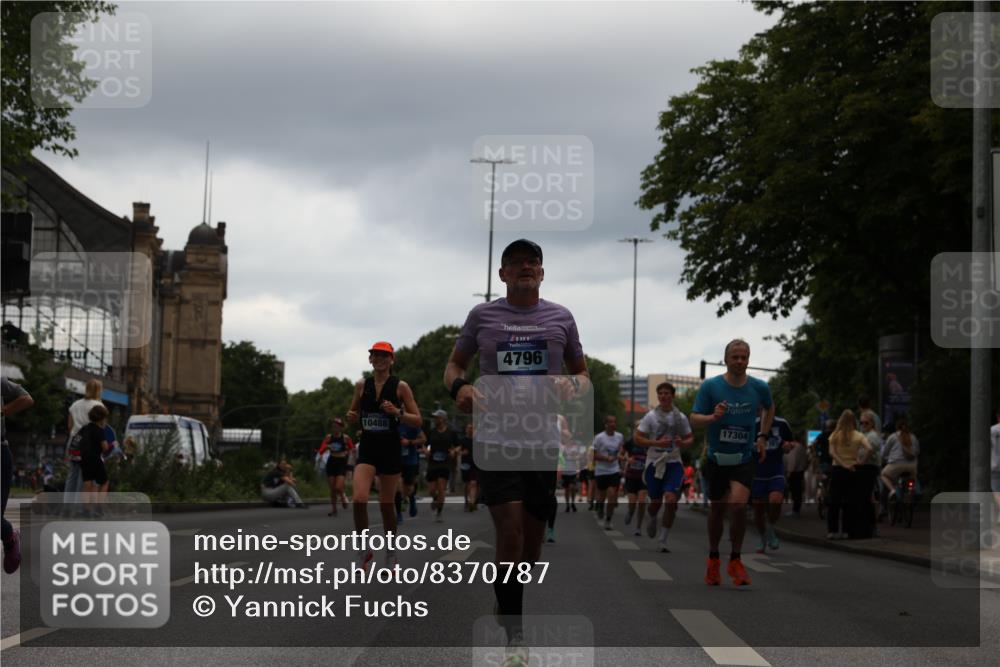 29.06.2025 - hella hamburg halbmarathon Yannick Fuchs http://msf.ph/oto/8370787 29.06.2025 10:53:40 20KM 2780, 3114, 3425, 4238, 4379, 4796, 4986, 6327, 6470, 7287, 7824, 8030, 8326, 8481, 8807, 9741, 9985, 10488, 10587, 11018, 11114, 11158, 11159, 11250, 11757, 12406, 12736, 12779, 13036, 13706, 14471, 14928, 15083, 15525, 15785, 15914, 16227, 16530, 16754, 16915, 17176, 17304, 17860, 18377, 18485, 18716, 18855, 19178 meine-sportfotos.de