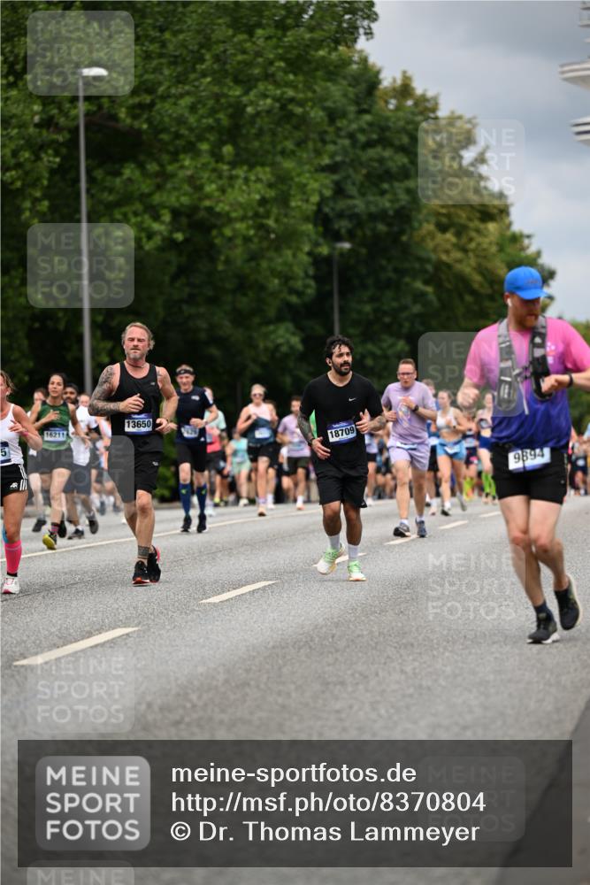 29.06.2025 - hella hamburg halbmarathon Dr. Thomas Lammeyer http://msf.ph/oto/8370804 29.06.2025 10:42:03 Kennedybrücke 1337, 1475, 1799, 1985, 2016, 2031, 2853, 3286, 3880, 4762, 5139, 5522, 5523, 6697, 6955, 7124, 7321, 7629, 8499, 8811, 8843, 8985, 9391, 9524, 9894, 10025, 10506, 10836, 11087 meine-sportfotos.de