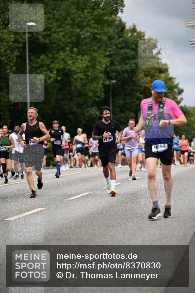 29.06.2025 - hella hamburg halbmarathon Dr. Thomas Lammeyer http://msf.ph/oto/8370830 29.06.2025 10:42:03 Kennedybrücke 1337, 1475, 1799, 1985, 2016, 2031, 2853, 3286, 3880, 4762, 5139, 5522, 5523, 6697, 6955, 7124, 7321, 7629, 8499, 8811, 8843, 8985, 9391, 9524, 9894, 10025, 10506, 10836, 11087 meine-sportfotos.de