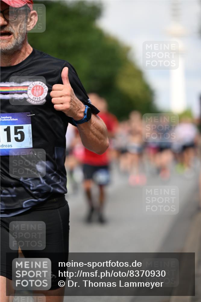29.06.2025 - hella hamburg halbmarathon Dr. Thomas Lammeyer http://msf.ph/oto/8370930 29.06.2025 09:57:38 Kennedybrücke 1424, 1466, 1476, 1902, 2098, 2188, 2270, 2516, 2823, 2937, 3414, 3477, 3785, 3852, 4140, 4183, 4185, 4235, 4237, 4247, 4949, 5115, 5362, 5460, 5528, 5532, 5650, 6388, 6831, 7167, 7385, 8023, 8269, 8743, 8928, 9030, 9043, 9105, 9200, 9482, 9723, 9815, 9965, 10792, 11077 meine-sportfotos.de