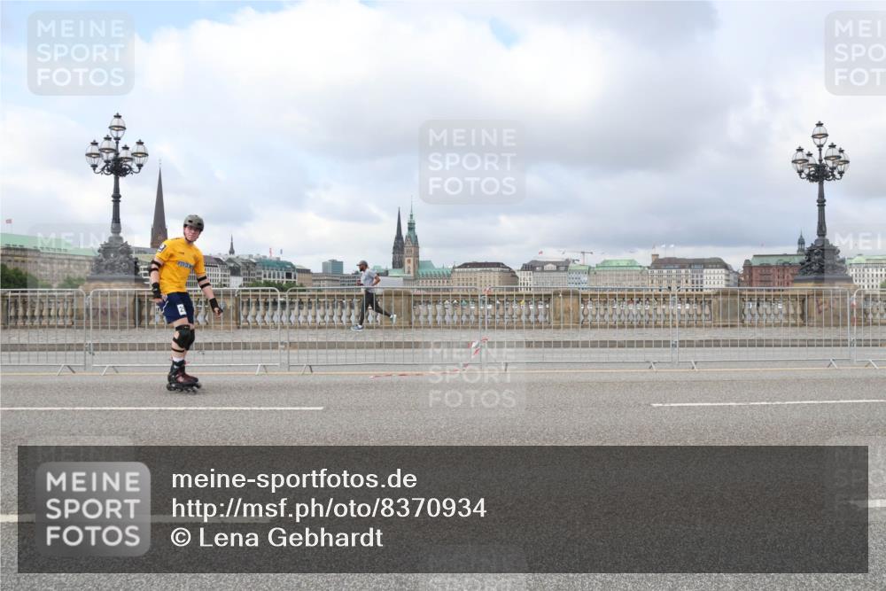 29.06.2025 - hella hamburg halbmarathon Lena Gebhardt http://msf.ph/oto/8370934 29.06.2025 09:11:41 Lombardsbrücke  meine-sportfotos.de
