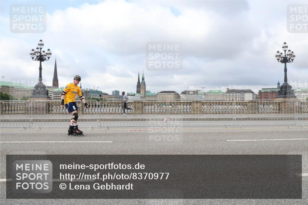 29.06.2025 - hella hamburg halbmarathon Lena Gebhardt http://msf.ph/oto/8370977 29.06.2025 09:11:41 Lombardsbrücke  meine-sportfotos.de
