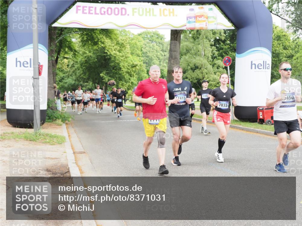 29.06.2025 - hella hamburg halbmarathon MichiJ http://msf.ph/oto/8371031 29.06.2025 10:44:41 Zwischen KM18-KM19 2711, 7082, 7833, 8322, 9450, 9485, 10383, 17415, 18508, 18587, 18652 meine-sportfotos.de