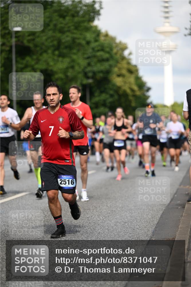29.06.2025 - hella hamburg halbmarathon Dr. Thomas Lammeyer http://msf.ph/oto/8371047 29.06.2025 09:57:39 Kennedybrücke 1413, 1424, 1466, 1476, 1902, 2098, 2188, 2270, 2516, 2823, 2937, 3414, 3477, 3785, 3852, 4140, 4183, 4185, 4235, 4237, 4247, 4949, 5115, 5362, 5460, 5528, 5532, 5650, 6388, 6831, 7167, 7385, 8023, 8269, 8743, 8928, 9030, 9043, 9105, 9482, 9723, 9815, 9965, 10792, 11077 meine-sportfotos.de