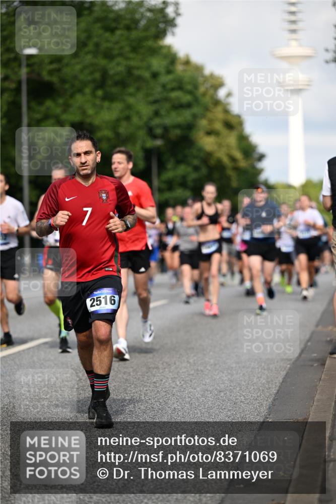 29.06.2025 - hella hamburg halbmarathon Dr. Thomas Lammeyer http://msf.ph/oto/8371069 29.06.2025 09:57:39 Kennedybrücke 1413, 1424, 1466, 1476, 1902, 2098, 2188, 2270, 2516, 2823, 2937, 3414, 3477, 3785, 3852, 4140, 4183, 4185, 4235, 4237, 4247, 4949, 5115, 5362, 5460, 5528, 5532, 5650, 6388, 6831, 7167, 7385, 8023, 8269, 8743, 8928, 9030, 9043, 9105, 9482, 9723, 9815, 9965, 10792, 11077 meine-sportfotos.de