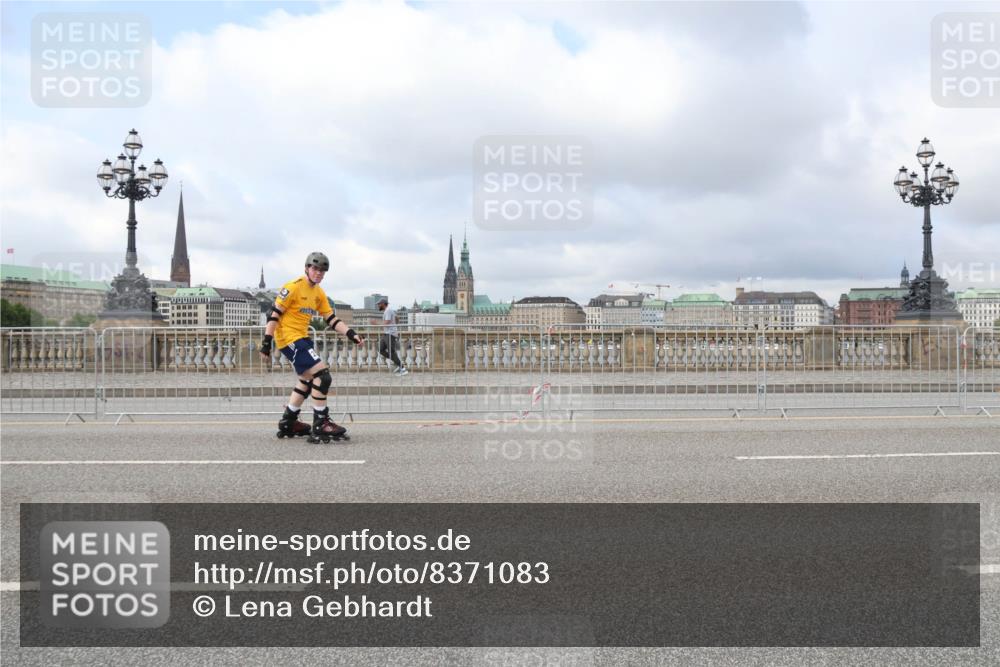 29.06.2025 - hella hamburg halbmarathon Lena Gebhardt http://msf.ph/oto/8371083 29.06.2025 09:11:41 Lombardsbrücke  meine-sportfotos.de