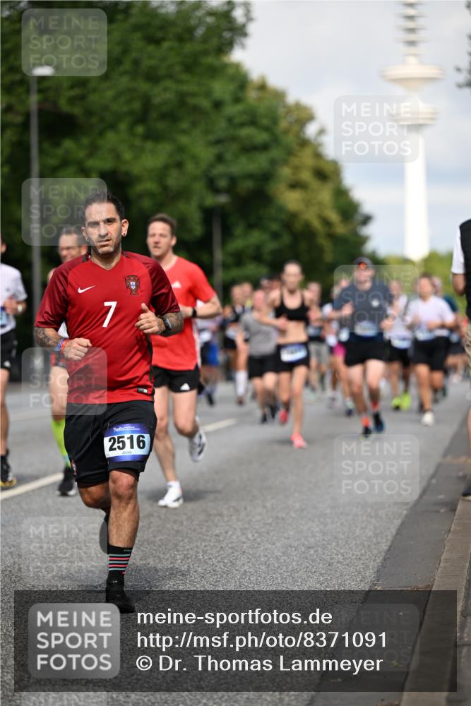 29.06.2025 - hella hamburg halbmarathon Dr. Thomas Lammeyer http://msf.ph/oto/8371091 29.06.2025 09:57:39 Kennedybrücke 1413, 1424, 1466, 1476, 1902, 2098, 2188, 2270, 2516, 2823, 2937, 3414, 3477, 3785, 3852, 4140, 4183, 4185, 4235, 4237, 4247, 4949, 5115, 5362, 5460, 5528, 5532, 5650, 6388, 6831, 7167, 7385, 8023, 8269, 8743, 8928, 9030, 9043, 9105, 9482, 9723, 9815, 9965, 10792, 11077 meine-sportfotos.de