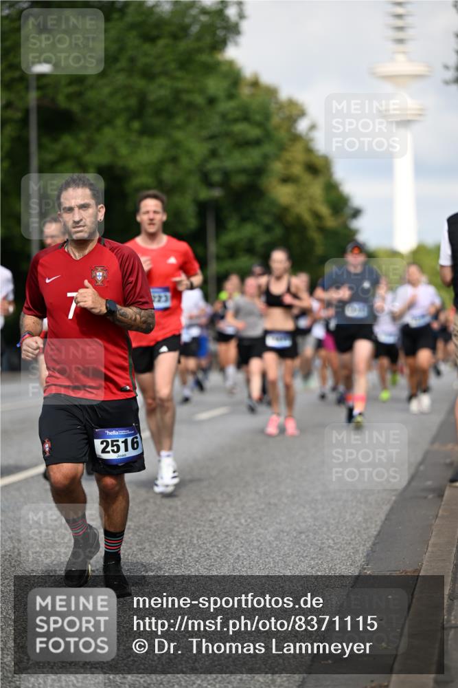 29.06.2025 - hella hamburg halbmarathon Dr. Thomas Lammeyer http://msf.ph/oto/8371115 29.06.2025 09:57:39 Kennedybrücke 1413, 1424, 1466, 1476, 1902, 2098, 2188, 2270, 2516, 2823, 2937, 3414, 3477, 3785, 3852, 4140, 4183, 4185, 4235, 4237, 4247, 4949, 5115, 5362, 5460, 5528, 5532, 5650, 6388, 6831, 7167, 7385, 8023, 8269, 8743, 8928, 9030, 9043, 9105, 9482, 9723, 9815, 9965, 10792, 11077 meine-sportfotos.de