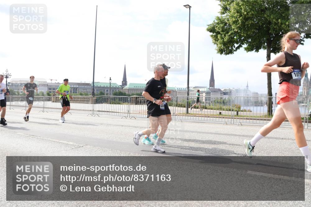 29.06.2025 - hella hamburg halbmarathon Lena Gebhardt http://msf.ph/oto/8371163 29.06.2025 10:14:53 Lombardsbrücke 1071, 1071, 1296, 1379, 1406, 1575, 1728, 1745, 2046, 2140, 2281, 2494, 2601, 2690, 2990, 3020, 3025, 3154, 3454, 3507, 3509, 3513, 3691, 3756, 3834, 3844, 4495, 4641, 5191, 5608, 5670, 5800, 5981, 6028, 6083, 6181, 6248, 6366, 6935, 7195, 7439, 7802, 7881, 8055, 8147, 8237, 8239, 8275, 8522, 8563, 8609, 8755, 8854, 9113, 9173, 9556, 9663, 9709, 9911, 9975, 10224, 10391, 10589, 10610, 10717, 10963, 11271, 11598, 12467 meine-sportfotos.de