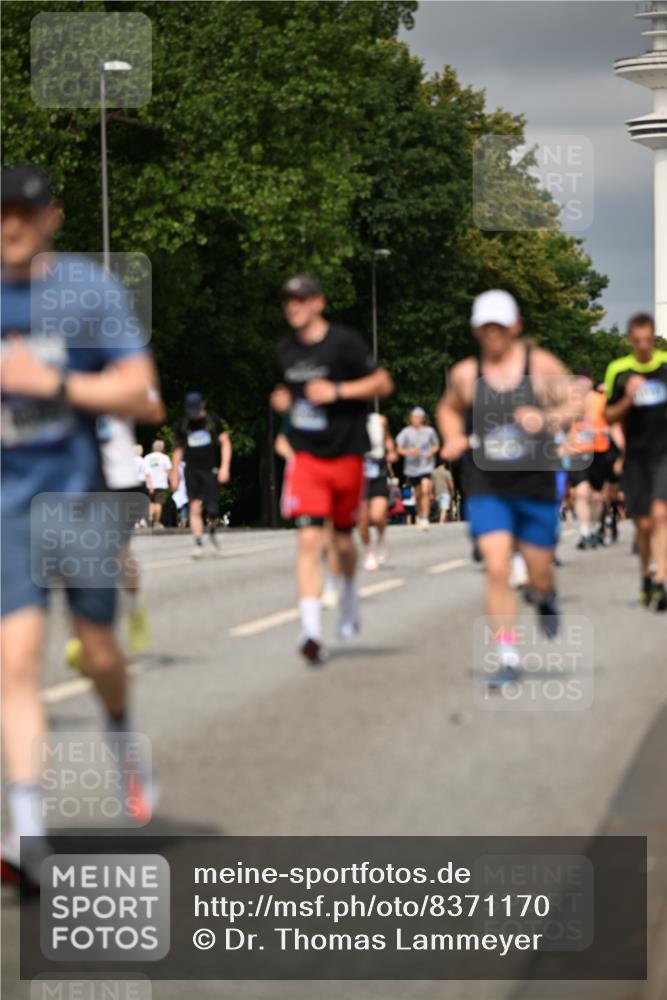 29.06.2025 - hella hamburg halbmarathon Dr. Thomas Lammeyer http://msf.ph/oto/8371170 29.06.2025 10:19:47 Kennedybrücke 1440, 1651, 2076, 2140, 2720, 2835, 2989, 3167, 3417, 4007, 4466, 5046, 5423, 6376, 6576, 7897, 7941, 7942, 8746, 8885, 9192, 9307, 9556, 9847, 10108, 10608, 11113, 11303 meine-sportfotos.de
