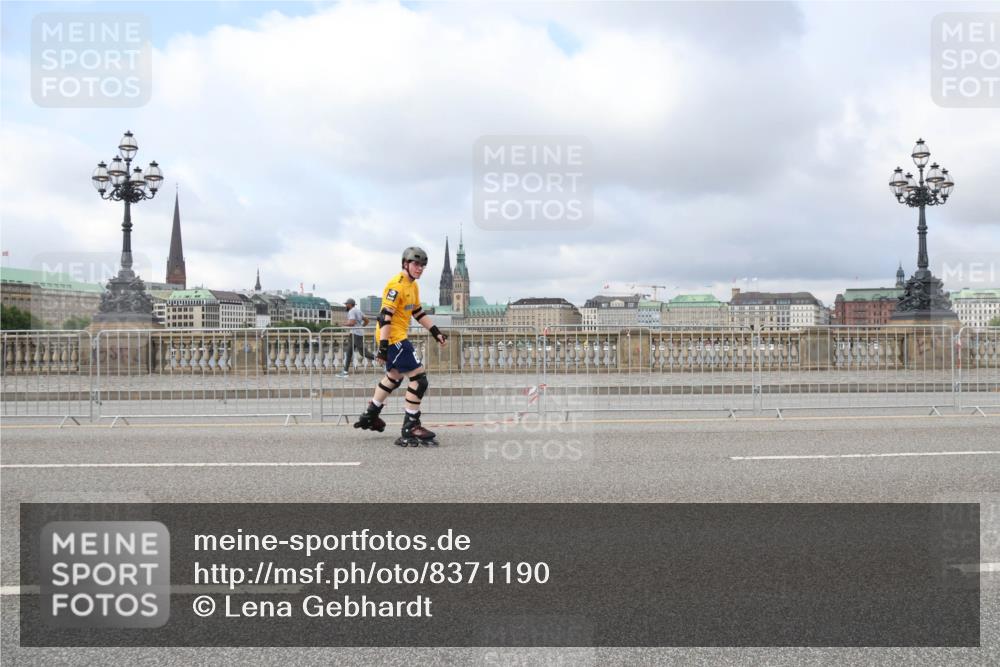 29.06.2025 - hella hamburg halbmarathon Lena Gebhardt http://msf.ph/oto/8371190 29.06.2025 09:11:42 Lombardsbrücke  meine-sportfotos.de