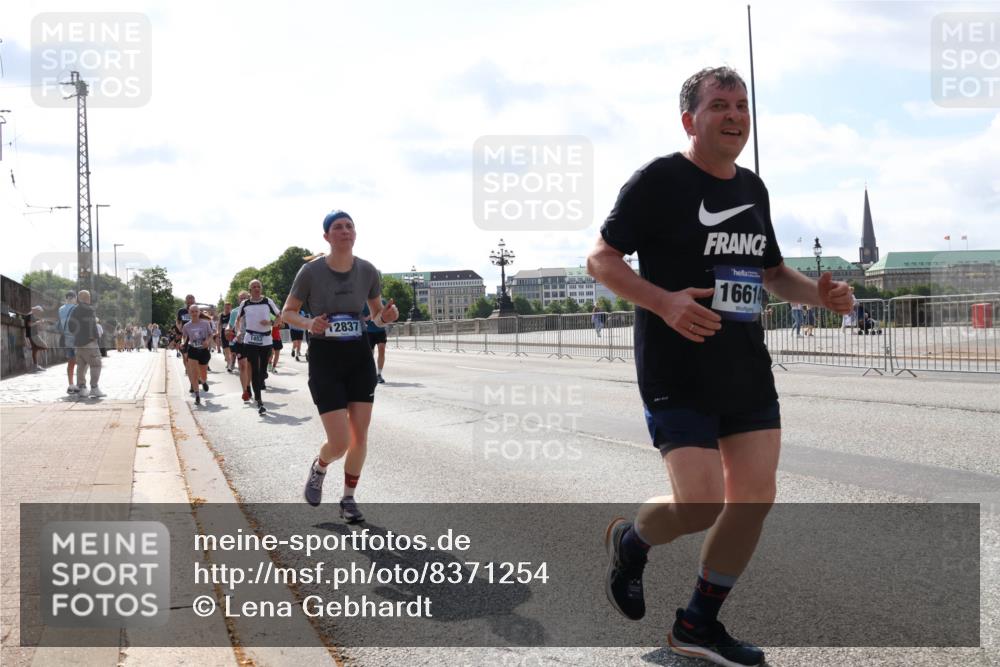 29.06.2025 - hella hamburg halbmarathon Lena Gebhardt http://msf.ph/oto/8371254 29.06.2025 10:02:09 Lombardsbrücke 1453, 16614, 12837, 1128, 1184, 1254, 1364, 1432, 1453, 1464, 1729, 1881, 1940, 2142, 2322, 2323, 2806, 2957, 3039, 3169, 3976, 4066, 4286, 4328, 4985, 5602, 5603, 5742, 5763, 6166, 6295, 6322, 6327, 6438, 6595, 6708, 6860, 7031, 7189, 7223, 7243, 7323, 9020, 9021, 9156, 9230, 9353, 9741, 9928, 10177, 10866, 10882, 11191, 11554, 11670, 11871, 11938, 12315, 12316, 12491, 14471, 14660, 14677, 16420 meine-sportfotos.de