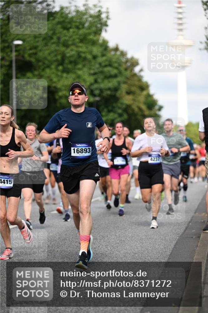 29.06.2025 - hella hamburg halbmarathon Dr. Thomas Lammeyer http://msf.ph/oto/8371272 29.06.2025 09:57:43 Kennedybrücke 1098, 1171, 1413, 1424, 1466, 1476, 1892, 1902, 2098, 2188, 2270, 2516, 2823, 2842, 3477, 3785, 3852, 4140, 4183, 4185, 4235, 4237, 4247, 4270, 5115, 5362, 5528, 5532, 5650, 6198, 6831, 7385, 8023, 8269, 8743, 8928, 9105, 9482, 9815, 10237, 10792, 11077 meine-sportfotos.de