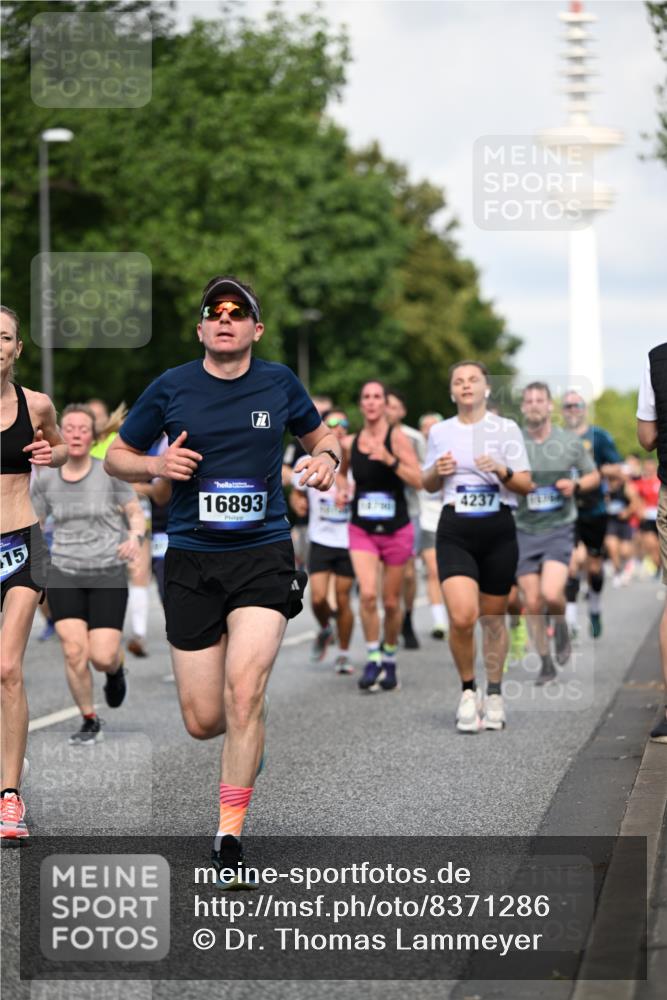 29.06.2025 - hella hamburg halbmarathon Dr. Thomas Lammeyer http://msf.ph/oto/8371286 29.06.2025 09:57:43 Kennedybrücke 1098, 1171, 1413, 1424, 1466, 1476, 1892, 1902, 2098, 2188, 2270, 2516, 2823, 2842, 3477, 3785, 3852, 4140, 4183, 4185, 4235, 4237, 4247, 4270, 5115, 5362, 5528, 5532, 5650, 6198, 6831, 7385, 8023, 8269, 8743, 8928, 9105, 9482, 9815, 10237, 10792, 11077 meine-sportfotos.de