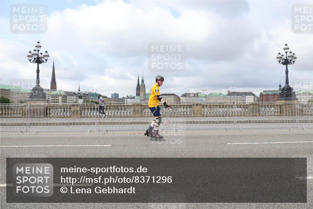 29.06.2025 - hella hamburg halbmarathon Lena Gebhardt http://msf.ph/oto/8371296 29.06.2025 09:11:42 Lombardsbrücke  meine-sportfotos.de