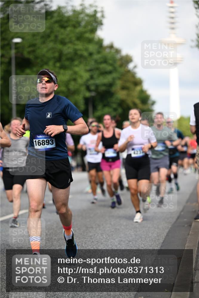 29.06.2025 - hella hamburg halbmarathon Dr. Thomas Lammeyer http://msf.ph/oto/8371313 29.06.2025 09:57:43 Kennedybrücke 1098, 1171, 1413, 1424, 1466, 1476, 1892, 1902, 2098, 2188, 2270, 2516, 2823, 2842, 3477, 3785, 3852, 4140, 4183, 4185, 4235, 4237, 4247, 4270, 5115, 5362, 5528, 5532, 5650, 6198, 6831, 7385, 8023, 8269, 8743, 8928, 9105, 9482, 9815, 10237, 10792, 11077 meine-sportfotos.de