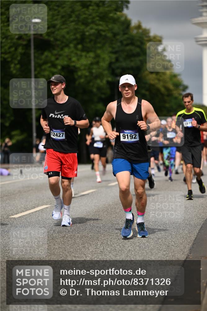 29.06.2025 - hella hamburg halbmarathon Dr. Thomas Lammeyer http://msf.ph/oto/8371326 29.06.2025 10:19:48 Kennedybrücke 1440, 1651, 2076, 2140, 2720, 2835, 2989, 3167, 3417, 4466, 4828, 5046, 5423, 6376, 6576, 7897, 7941, 7942, 8746, 8885, 9192, 9307, 9556, 9847, 9881, 10108, 10608, 11113, 11303 meine-sportfotos.de
