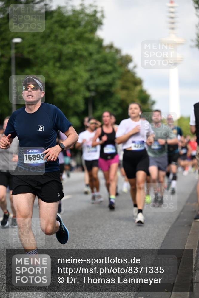 29.06.2025 - hella hamburg halbmarathon Dr. Thomas Lammeyer http://msf.ph/oto/8371335 29.06.2025 09:57:43 Kennedybrücke 1098, 1171, 1413, 1424, 1466, 1476, 1892, 1902, 2098, 2188, 2270, 2516, 2823, 2842, 3477, 3785, 3852, 4140, 4183, 4185, 4235, 4237, 4247, 4270, 5115, 5362, 5528, 5532, 5650, 6198, 6831, 7385, 8023, 8269, 8743, 8928, 9105, 9482, 9815, 10237, 10792, 11077 meine-sportfotos.de