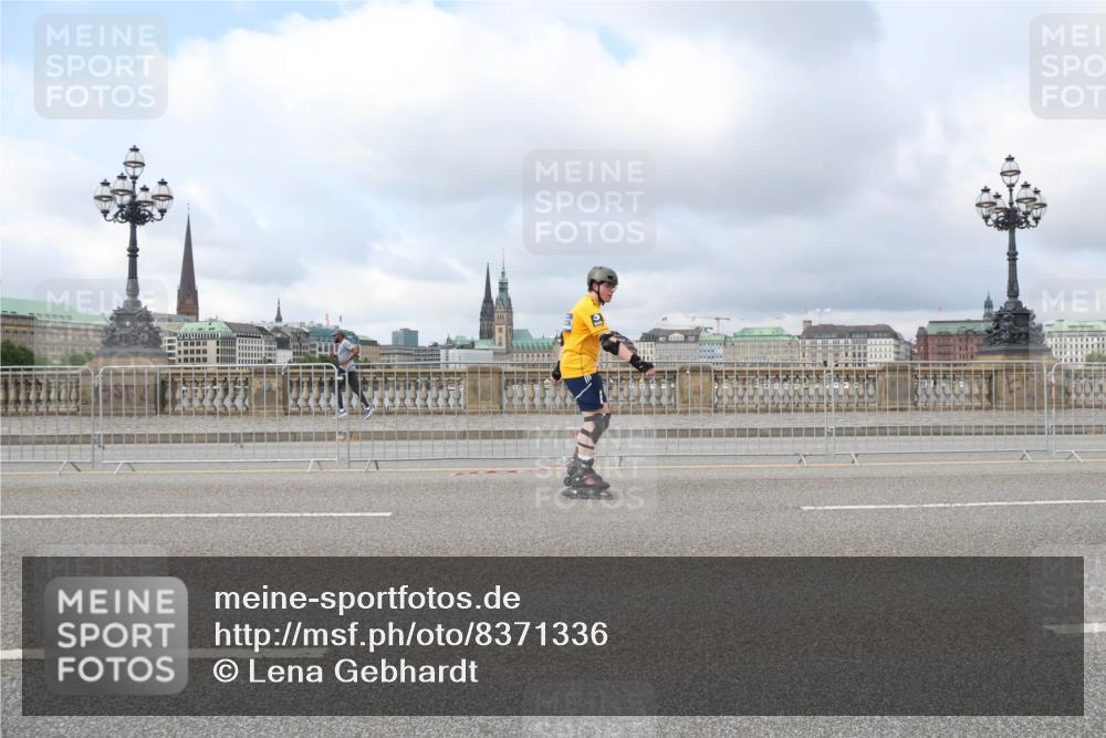 29.06.2025 - hella hamburg halbmarathon Lena Gebhardt http://msf.ph/oto/8371336 29.06.2025 09:11:42 Lombardsbrücke  meine-sportfotos.de