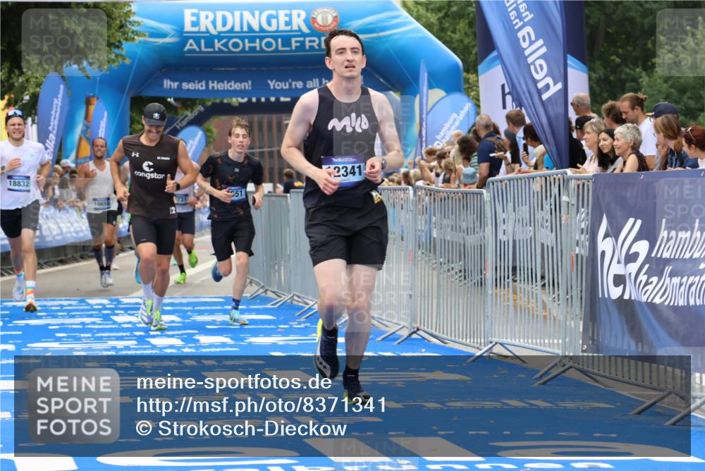 29.06.2025 - hella hamburg halbmarathon Strokosch-Dieckow http://msf.ph/oto/8371341 29.06.2025 10:27:33 Ziel 2203, 4678, 7651, 8731, 9804, 10655, 12341, 13941, 17354, 18567, 18832, 19114 meine-sportfotos.de