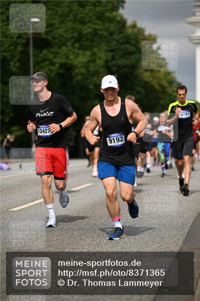 29.06.2025 - hella hamburg halbmarathon Dr. Thomas Lammeyer http://msf.ph/oto/8371365 29.06.2025 10:19:48 Kennedybrücke 1440, 1651, 2076, 2140, 2720, 2835, 2989, 3167, 3417, 4466, 4828, 5046, 5423, 6376, 6576, 7897, 7941, 7942, 8746, 8885, 9192, 9307, 9556, 9847, 9881, 10108, 10608, 11113, 11303 meine-sportfotos.de