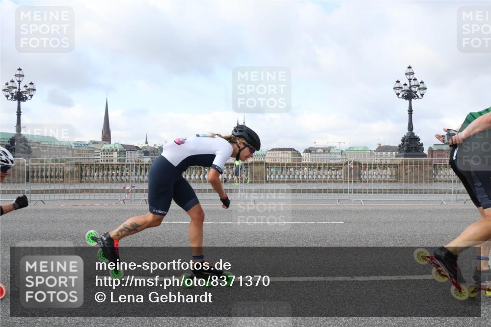 29.06.2025 - hella hamburg halbmarathon Lena Gebhardt http://msf.ph/oto/8371370 29.06.2025 08:50:44 Lombardsbrücke  meine-sportfotos.de
