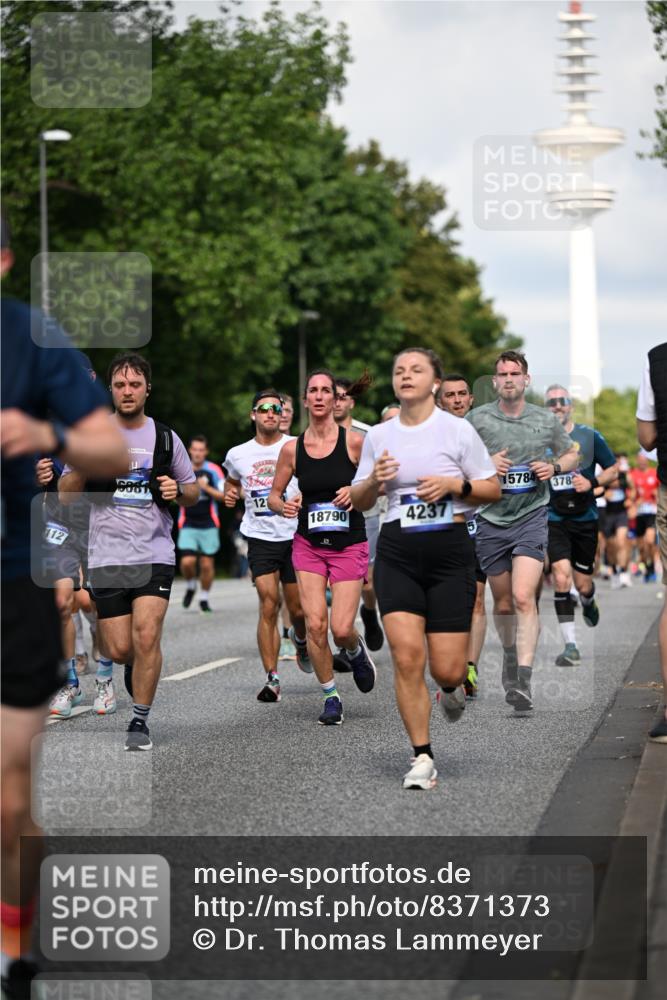 29.06.2025 - hella hamburg halbmarathon Dr. Thomas Lammeyer http://msf.ph/oto/8371373 29.06.2025 09:57:44 Kennedybrücke 1098, 1171, 1413, 1424, 1466, 1476, 1892, 1902, 2098, 2188, 2270, 2516, 2823, 2842, 3477, 3785, 3852, 4140, 4183, 4185, 4235, 4237, 4247, 4270, 5115, 5528, 5532, 5650, 6198, 6266, 6831, 7385, 8023, 8269, 8743, 8928, 9105, 9482, 9619, 9815, 10237, 10792, 11077 meine-sportfotos.de