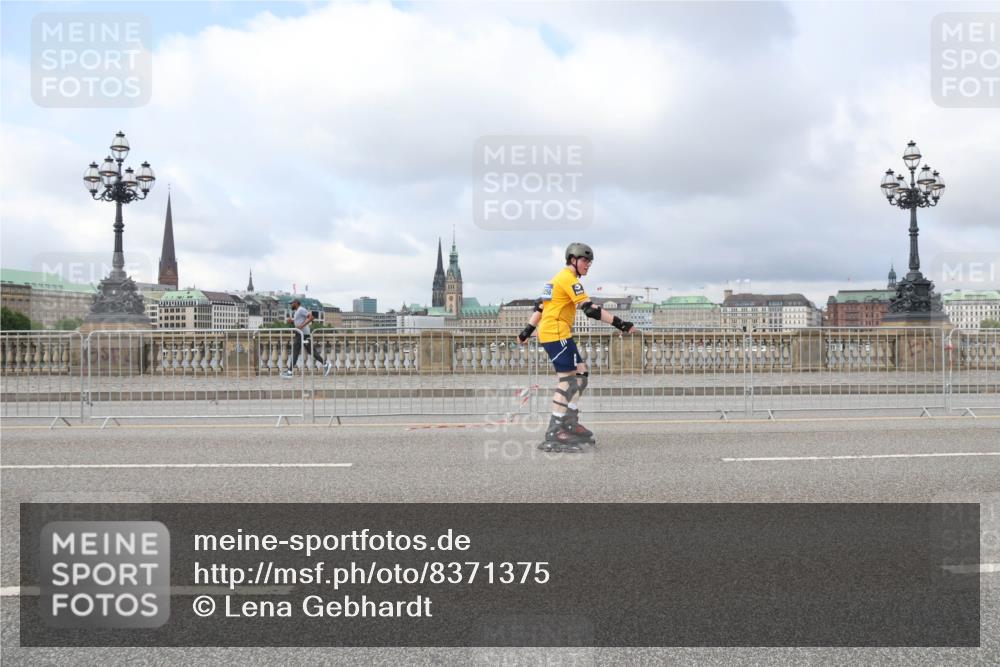 29.06.2025 - hella hamburg halbmarathon Lena Gebhardt http://msf.ph/oto/8371375 29.06.2025 09:11:42 Lombardsbrücke  meine-sportfotos.de