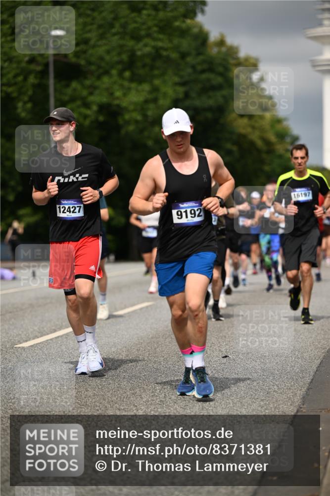 29.06.2025 - hella hamburg halbmarathon Dr. Thomas Lammeyer http://msf.ph/oto/8371381 29.06.2025 10:19:48 Kennedybrücke 1440, 1651, 2076, 2140, 2720, 2835, 2989, 3167, 3417, 4466, 4828, 5046, 5423, 6376, 6576, 7897, 7941, 7942, 8746, 8885, 9192, 9307, 9556, 9847, 9881, 10108, 10608, 11113, 11303 meine-sportfotos.de