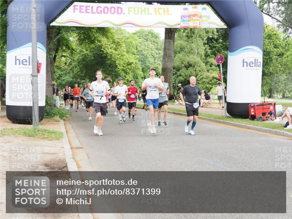29.06.2025 - hella hamburg halbmarathon MichiJ http://msf.ph/oto/8371399 29.06.2025 10:44:47 Zwischen KM18-KM19 1611, 2236, 6595, 7082, 9485, 10383, 12495, 14369, 14571, 15197, 17827, 18891 meine-sportfotos.de