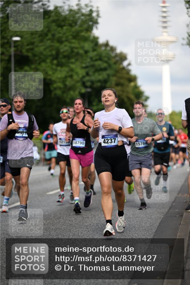29.06.2025 - hella hamburg halbmarathon Dr. Thomas Lammeyer http://msf.ph/oto/8371427 29.06.2025 09:57:44 Kennedybrücke 1098, 1171, 1413, 1424, 1466, 1476, 1892, 1902, 2098, 2188, 2270, 2516, 2823, 2842, 3477, 3785, 3852, 4140, 4183, 4185, 4235, 4237, 4247, 4270, 5115, 5528, 5532, 5650, 6198, 6266, 6831, 7385, 8023, 8269, 8743, 8928, 9105, 9482, 9619, 9815, 10237, 10792, 11077 meine-sportfotos.de