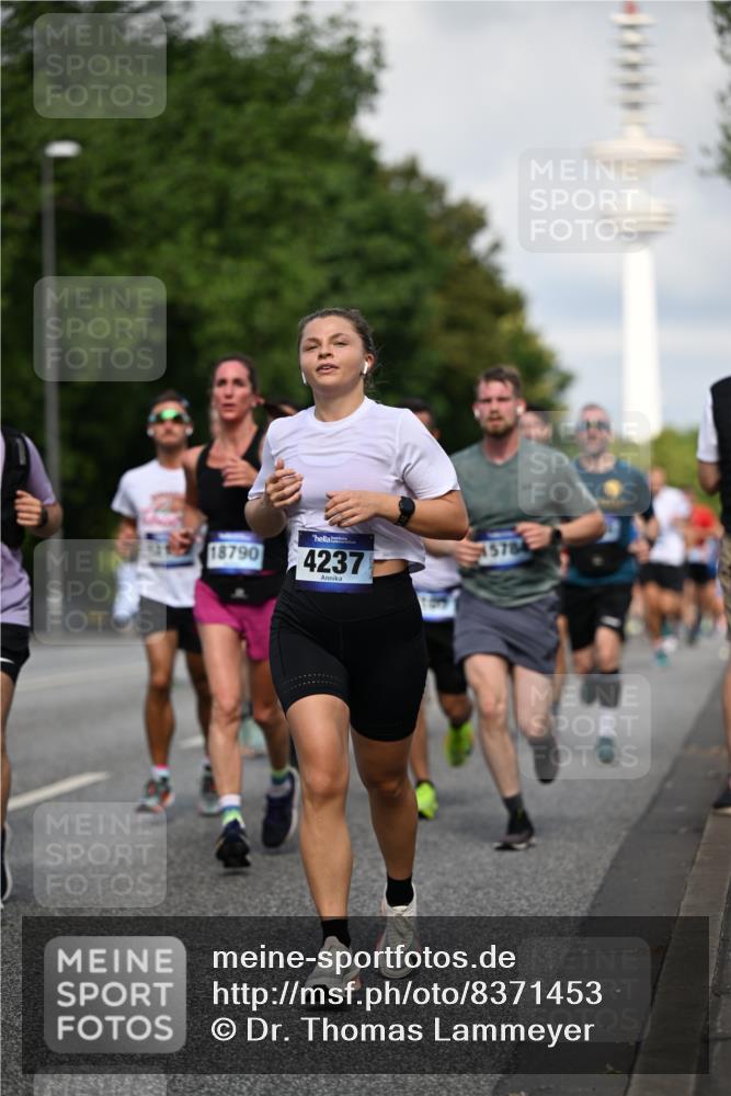 29.06.2025 - hella hamburg halbmarathon Dr. Thomas Lammeyer http://msf.ph/oto/8371453 29.06.2025 09:57:45 Kennedybrücke 1098, 1171, 1413, 1424, 1466, 1476, 1892, 1902, 2098, 2188, 2270, 2516, 2823, 2842, 3477, 3785, 3852, 4140, 4183, 4185, 4235, 4237, 4247, 4270, 5115, 5528, 5532, 5650, 6198, 6266, 6831, 7385, 8023, 8269, 8743, 8928, 9105, 9482, 9619, 9815, 10237, 10792, 11077 meine-sportfotos.de