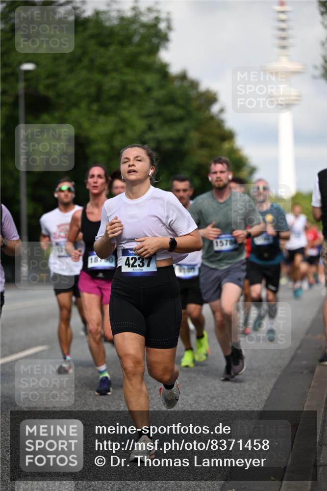 29.06.2025 - hella hamburg halbmarathon Dr. Thomas Lammeyer http://msf.ph/oto/8371458 29.06.2025 09:57:45 Kennedybrücke 1098, 1171, 1413, 1424, 1466, 1476, 1892, 1902, 2098, 2188, 2270, 2516, 2823, 2842, 3477, 3785, 3852, 4140, 4183, 4185, 4235, 4237, 4247, 4270, 5115, 5528, 5532, 5650, 6198, 6266, 6831, 7385, 8023, 8269, 8743, 8928, 9105, 9482, 9619, 9815, 10237, 10792, 11077 meine-sportfotos.de