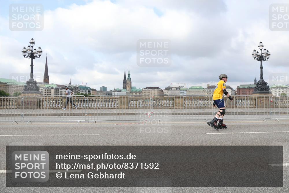 29.06.2025 - hella hamburg halbmarathon Lena Gebhardt http://msf.ph/oto/8371592 29.06.2025 09:11:42 Lombardsbrücke  meine-sportfotos.de