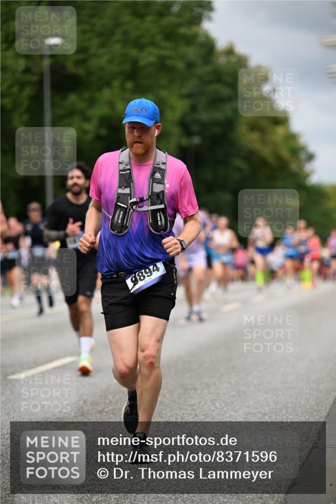 29.06.2025 - hella hamburg halbmarathon Dr. Thomas Lammeyer http://msf.ph/oto/8371596 29.06.2025 10:42:05 Kennedybrücke 1337, 1475, 1799, 1985, 2016, 2124, 2853, 3010, 3246, 3286, 3880, 4762, 5139, 5522, 5523, 5875, 6697, 6955, 7124, 7321, 7629, 8696, 8811, 8985, 9391, 9524, 9894, 10025, 10146, 10506, 10836, 11087, 11164 meine-sportfotos.de