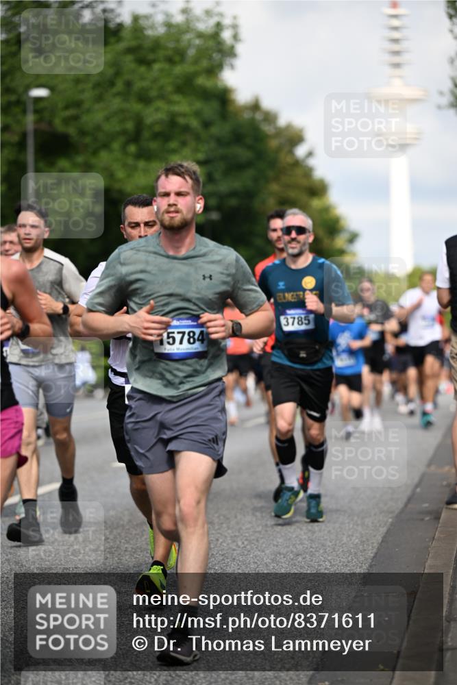 29.06.2025 - hella hamburg halbmarathon Dr. Thomas Lammeyer http://msf.ph/oto/8371611 29.06.2025 09:57:47 Kennedybrücke 1098, 1171, 1413, 1424, 1476, 1892, 1902, 2098, 2188, 2270, 2516, 2823, 2842, 3477, 3785, 3852, 4140, 4183, 4185, 4237, 4270, 5115, 5528, 6198, 6266, 6630, 6831, 8023, 8269, 8743, 8928, 9105, 9482, 9619, 9815, 10237, 10792 meine-sportfotos.de