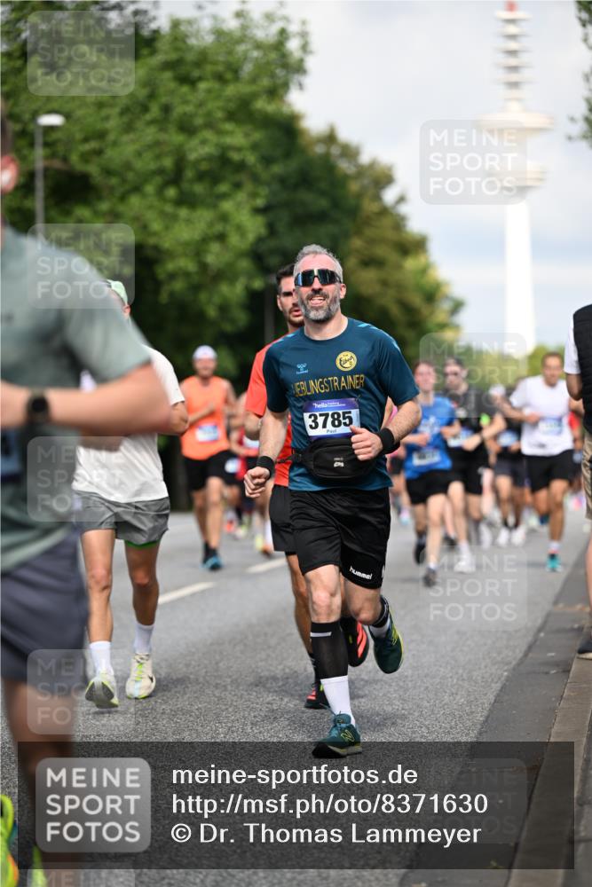 29.06.2025 - hella hamburg halbmarathon Dr. Thomas Lammeyer http://msf.ph/oto/8371630 29.06.2025 09:57:47 Kennedybrücke 1098, 1171, 1413, 1424, 1476, 1892, 1902, 2098, 2188, 2270, 2516, 2823, 2842, 3477, 3785, 3852, 4140, 4183, 4185, 4237, 4270, 5115, 5528, 6198, 6266, 6630, 6831, 8023, 8269, 8743, 8928, 9105, 9482, 9619, 9815, 10237, 10792 meine-sportfotos.de