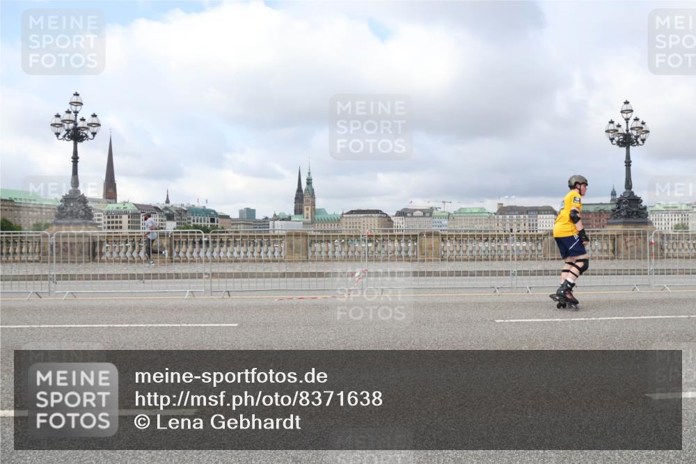 29.06.2025 - hella hamburg halbmarathon Lena Gebhardt http://msf.ph/oto/8371638 29.06.2025 09:11:43 Lombardsbrücke  meine-sportfotos.de