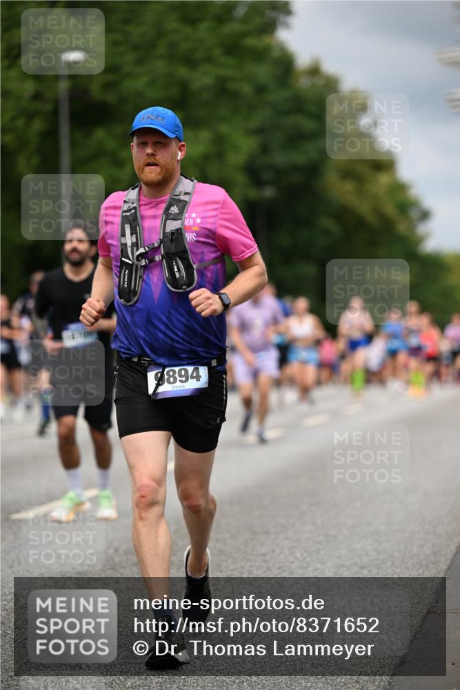 29.06.2025 - hella hamburg halbmarathon Dr. Thomas Lammeyer http://msf.ph/oto/8371652 29.06.2025 10:42:06 Kennedybrücke 1337, 1475, 1799, 1985, 2016, 2124, 2853, 3010, 3246, 3286, 3880, 4762, 5139, 5522, 5523, 5875, 6697, 6955, 7124, 7321, 7629, 8696, 8811, 8985, 9391, 9524, 9894, 10025, 10146, 10506, 10836, 11087, 11164 meine-sportfotos.de