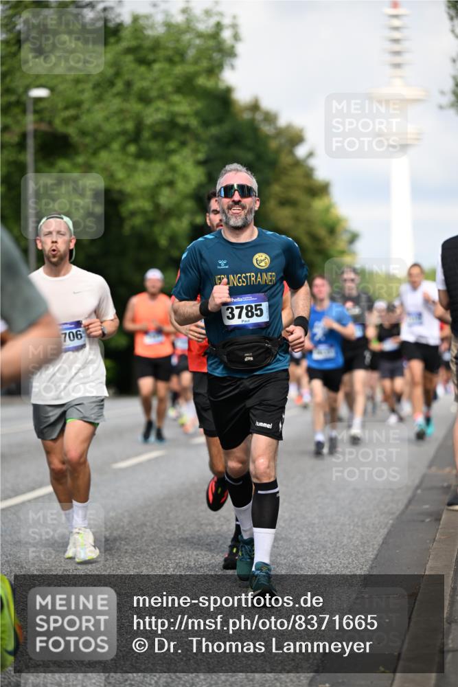 29.06.2025 - hella hamburg halbmarathon Dr. Thomas Lammeyer http://msf.ph/oto/8371665 29.06.2025 09:57:48 Kennedybrücke 1098, 1171, 1413, 1424, 1476, 1892, 1902, 2098, 2188, 2516, 2823, 2842, 3477, 3785, 3852, 4140, 4183, 4185, 4237, 4270, 5115, 5528, 6198, 6266, 6630, 6831, 8023, 8269, 8743, 8928, 9105, 9482, 9619, 9815, 10237, 10792 meine-sportfotos.de