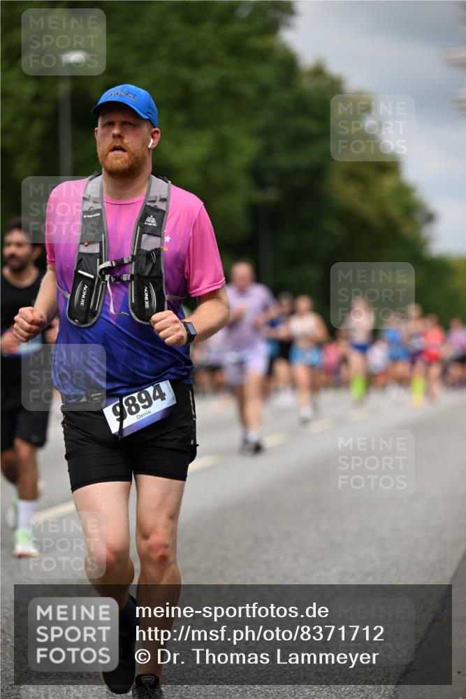 29.06.2025 - hella hamburg halbmarathon Dr. Thomas Lammeyer http://msf.ph/oto/8371712 29.06.2025 10:42:06 Kennedybrücke 1337, 1475, 1799, 1985, 2016, 2124, 2853, 3010, 3246, 3286, 3880, 4762, 5139, 5522, 5523, 5875, 6697, 6955, 7124, 7321, 7629, 8696, 8811, 8985, 9391, 9524, 9894, 10025, 10146, 10506, 10836, 11087, 11164 meine-sportfotos.de
