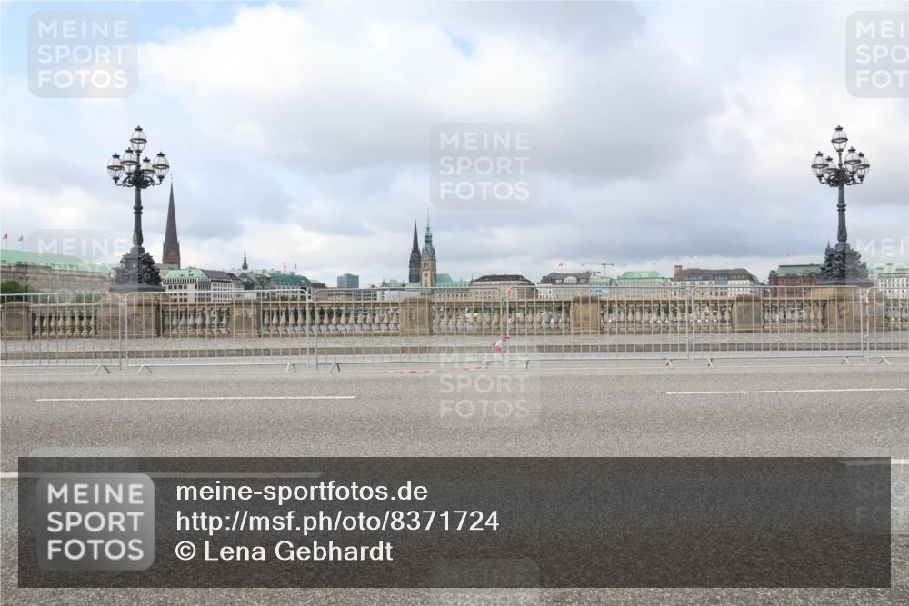 29.06.2025 - hella hamburg halbmarathon Lena Gebhardt http://msf.ph/oto/8371724 29.06.2025 09:12:05 Lombardsbrücke  meine-sportfotos.de