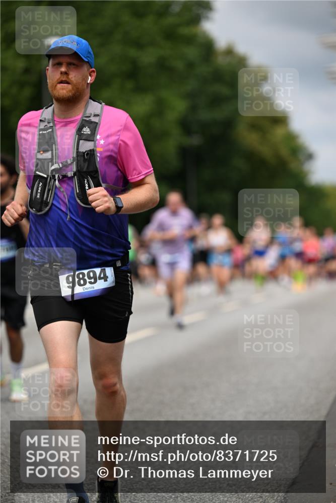 29.06.2025 - hella hamburg halbmarathon Dr. Thomas Lammeyer http://msf.ph/oto/8371725 29.06.2025 10:42:06 Kennedybrücke 1337, 1475, 1799, 1985, 2016, 2124, 2853, 3010, 3246, 3286, 3880, 4762, 5139, 5522, 5523, 5875, 6697, 6955, 7124, 7321, 7629, 8696, 8811, 8985, 9391, 9524, 9894, 10025, 10146, 10506, 10836, 11087, 11164 meine-sportfotos.de
