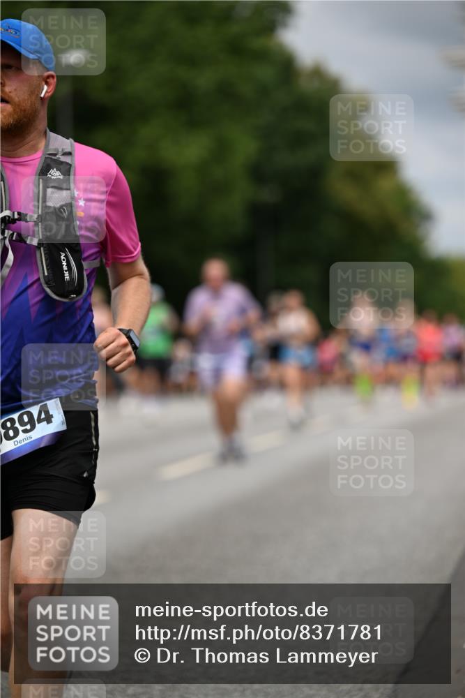 29.06.2025 - hella hamburg halbmarathon Dr. Thomas Lammeyer http://msf.ph/oto/8371781 29.06.2025 10:42:07 Kennedybrücke 1337, 1475, 1578, 1985, 2016, 2124, 2853, 3010, 3246, 3286, 3880, 4762, 5139, 5522, 5523, 5875, 6697, 6955, 7124, 7321, 7629, 8696, 8811, 8985, 9391, 9524, 9894, 10025, 10146, 10506, 10836, 11087, 11164 meine-sportfotos.de